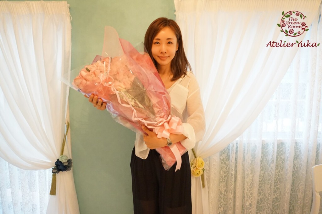 壁掛け出来るナチュラルホワイトのブーケ保存額 ブーケ保存 プロポーズ花束保存 名古屋 アトリエ由花