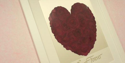 ホワイトフレーム 押し花保存赤バラハート