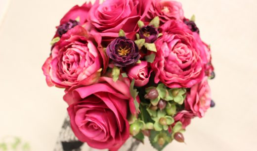 美しい造花のブーケは生花と見分けがつかない高品質な仕上がりです｜ラウンドブーケアイキャッチ用画像