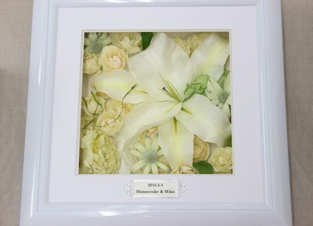 white-frame-M-size