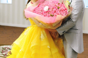 結婚式サプライズメッセージも一緒に永久保存｜ピンク花束プレゼント