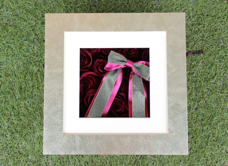 metallic-frame